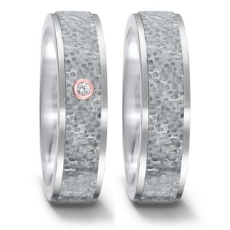 Trouwringen in grijs Carbon en Titanium met diamant(en) per paar