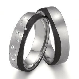 Trouwringen in zwart Carbon en Titanium met diamant(en) per paar