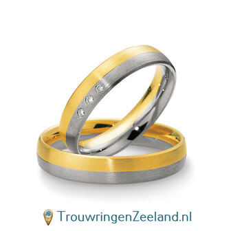 Trouwringen in 8*/14/18 karaat bicolour geelgoud mat en witgoud mat met in de damesring 3 diamanten per paar