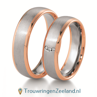 Trouwringen in 8*/14/18 karaat bicolour witgoud met ros&eacute;goud met in de damesring 3 diamanten per paar