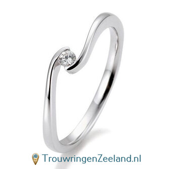 Verlovingsring platina 950 golvend met 0,05 ct diamant