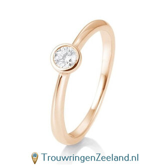 Verlovingsring ros&eacute;goud met ronde zetting en 0,15 ct diamant in 14 of 18 karaat 