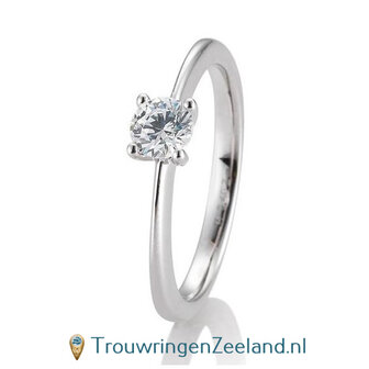 Verlovingsring witgoud 4 punt zetting met 0,40 ct diamant standaard in 14 of 18 karaat 