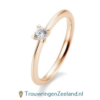 Verlovingsring ros&eacute;goud 4 punt zetting met 0,15 ct diamant standaard in 14 of 18 karaat 