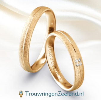 Trouwringen in 9*/14/18 karaat abrikoos goud ijs mat met 4 diamanten in vierkant gezet