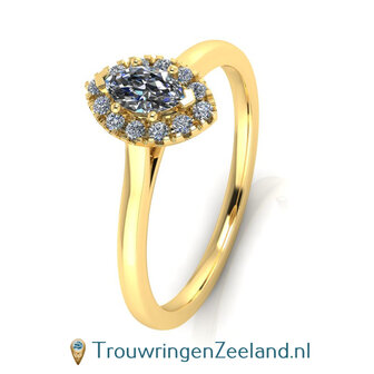 Verlovingsring 14/18 karaat geelgoud met 13 diamanten in een ovalen zetting