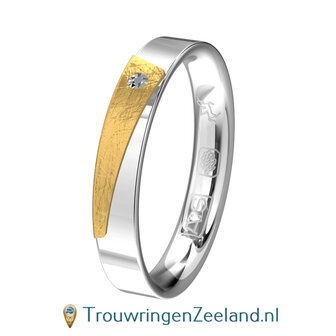 Trouwringen in argentium glans gepolijst en 14 karaat geelgoud ijsmat met in de damesring 1 diamant 