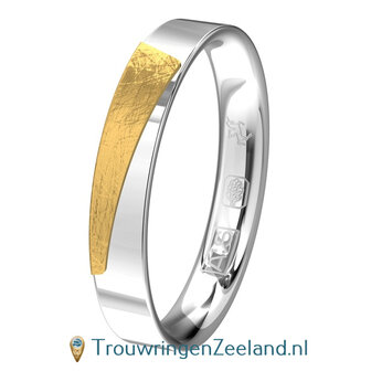 Trouwringen in argentium glans gepolijst en 14 karaat geelgoud ijsmat met in de damesring 1 diamant 