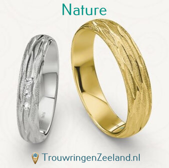 Trouwringen met bewerking Nature
