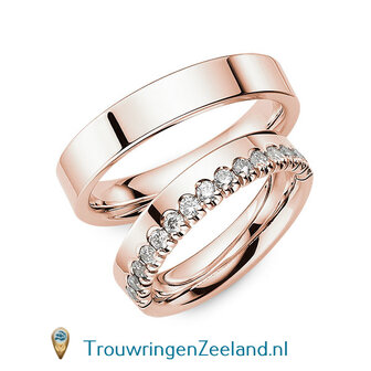 Trouwringen in 14/18 karaat geelgoud glans gepolijst 4,5 mm. breedte en in de damesring een kroon van 15 diamanten per paar vanaf 