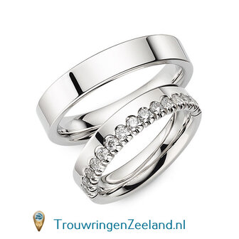 Trouwringen in 14/18 karaat geelgoud glans gepolijst 4,5 mm. breedte en in de damesring een kroon van 15 diamanten per paar vanaf 