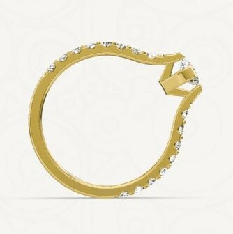 Verlovingsring in 14 of 18 karaat witgoud met 1 x 0,50 ct topsteen diamant&nbsp;in een robuuste 4 klemzetting en aan weerszijden 16 x 0,02 ct diamanten