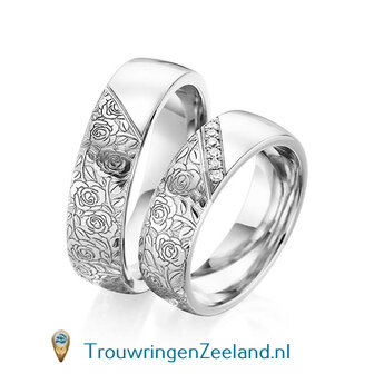 Trouwringen in 14 of 18 karaat geelgoud halve ring met met bloemmotief en halve ring glad gepolijst 6,0 mm. breedte met in de damesring 6 diamanten schuin gezet per paar 