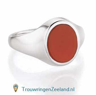 Zegelring dames in 14 karaat geelgoud 10 x 8 mm. glans gepolijst met ovalen zetting van een lichtblauwe lagensteen