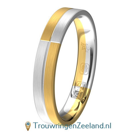 Trouwringen in argentium mat en 14 karaat geelgoud mat in een mooie symmetrie met in de damesring een diamant 