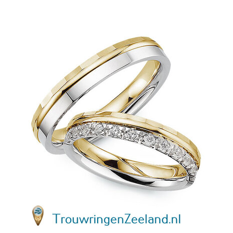 Trouwringen in 14/18 karaat ros&eacute;goud glans gepolijst 4,0 mm. breedte met facetrand en in de damesring 11 diamanten gezet als kroon op de halve ring per paar vanaf