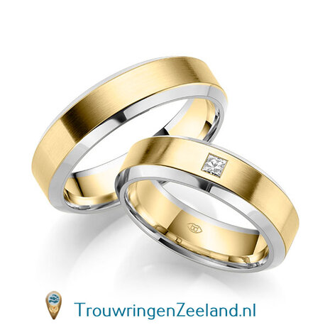 Trouwringen in 14/18 karaat bicolour geelgoud mat met afgeschuinde randen witgoud glans gepolijst 6,0 mm. breedte en in de damesring 1 diamant 0,1 ct. per paar vanaf pav&eacute; zetting