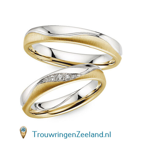 Trouwringen in 8*/14/18 karaat witgoud glans gepolijst & mat 4,0 mm. breed met een golf en in de damesring 5 diamanten in de golf gezet per paar vanaf