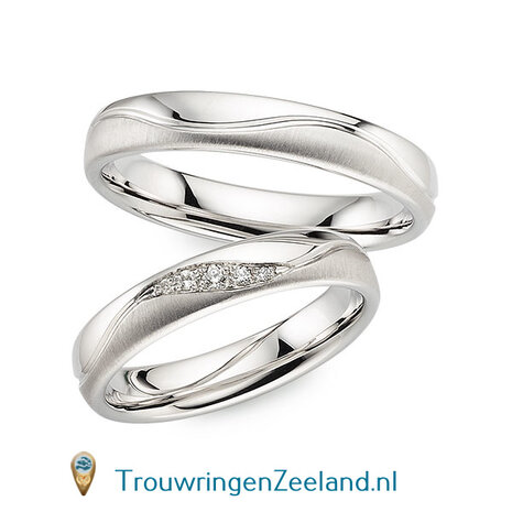 Trouwringen in platina 600/950 glans gepolijst & mat 4,0 mm. breed met een golf en in de damesring 5 diamanten in de golf gezet per paar vanaf