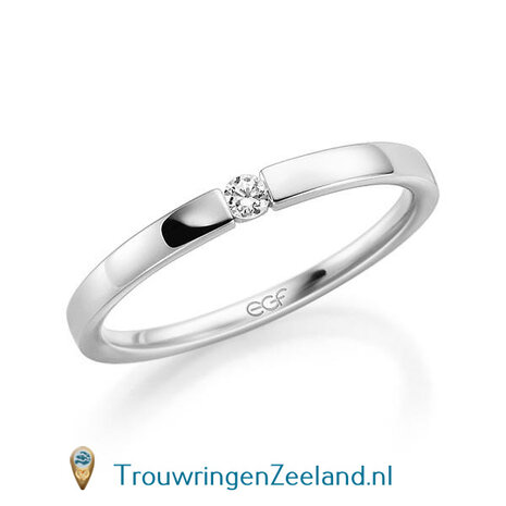 Trouwring  in 14 of 18 karaat geelgoud met 1 x 0,05 ct  diamant in klemzetting