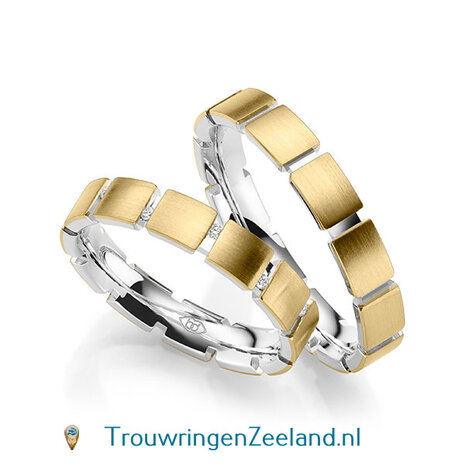Trouwringen in 14 of 18 karaat witgoud mat met open banen 4,0 mm. breedte en in de damesring 12 diamanten overdwars gezet per paar 