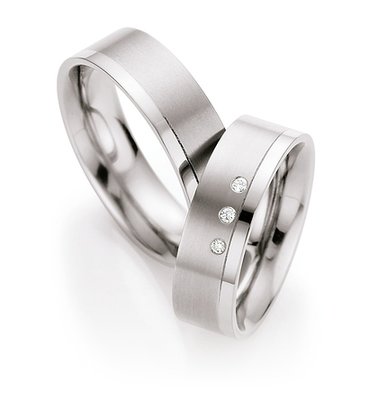 Trouwringen in titanium met diamant(en) per paar