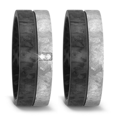 Trouwringen in Carbon en Titanium met diamant(en) per paar