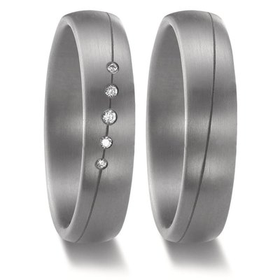 Trouwringen in donkergrijs Tantalium met diamant per paar