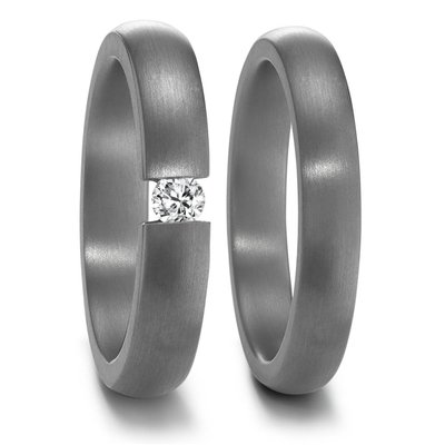 Trouwringen in donkergrijs Tantalium met diamant per paar