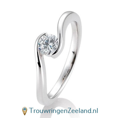 Verlovingsring witgoud golvend met 0,40 ct diamant in 14 of 18 karaat  vanaf