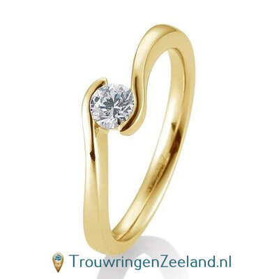 Verlovingsring geelgoud golvend met 0,30 ct diamant in 14 of 18 karaat  vanaf