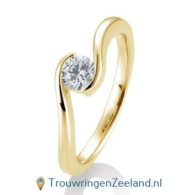 Verlovingsring geelgoud golvend met 0,40 ct diamant in 14 of 18 karaat  vanaf