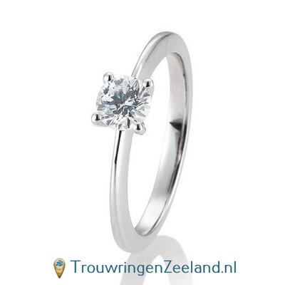 Verlovingsring witgoud 4 punt zetting met 0,60 ct diamant standaard in 14 of 18 karaat