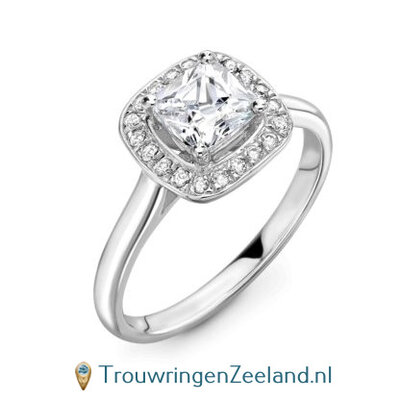 Fianzee verlovingsring topsteen cushion geslepen 0,50 ct of 1,00 ct diamant en 20 diamanten rondom in 18 karaat witgoud of platina 950