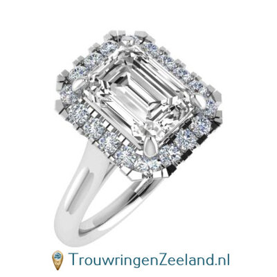 Fianzee verlovingsring topsteen emerald geslepen 0,50 ct of 1,00 ct diamant en 18 diamanten rondom in 18 karaat witgoud of platina 950