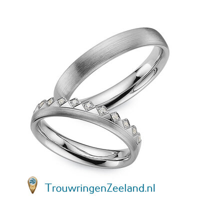 Trouwringen in platina 600/950 mat 4,0 mm. breedte en in de damesring 12 diamanten in een ruit gezet als kroon op de halve ring per paar vanaf