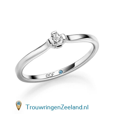 Verlovingsring in 14 of 18 karaat witgoud met 1 x 0,10 ct diamant met robuuste 4 klemzetting