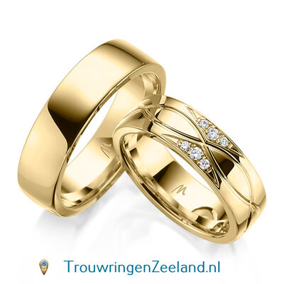 Trouwringen in 8, 14 of 18 karaat geelgoud glans gepolijst met infinity golven 6,0 mm. breedte en in de damesring 6 diamanten in 2 sets van 3 spiegelend gezet per paar